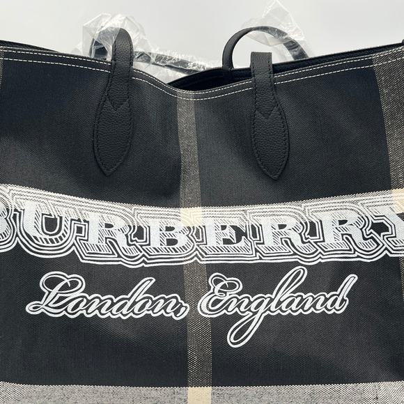 NEW Burberry Coated Canvas Giant Check Medium Doodle Tote Reversible Black White - Picture 1 of 10